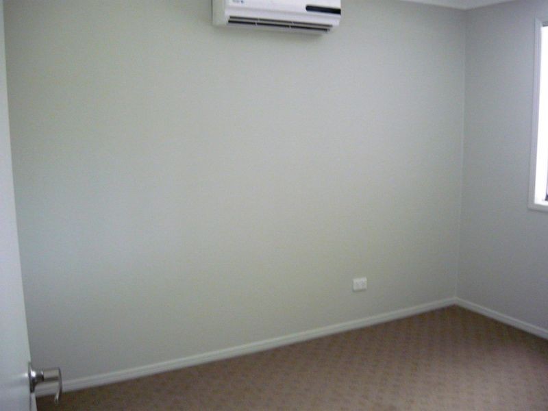 16 Cresthill Avenue,, Regents Park QLD 4118