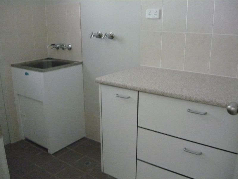 16 Cresthill Avenue,, Regents Park QLD 4118
