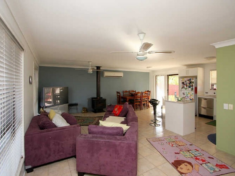 11 Bursaria Street, Crestmead QLD 4132