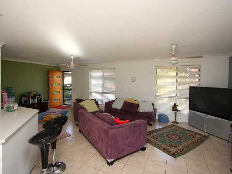 11 Bursaria Street, Crestmead QLD 4132