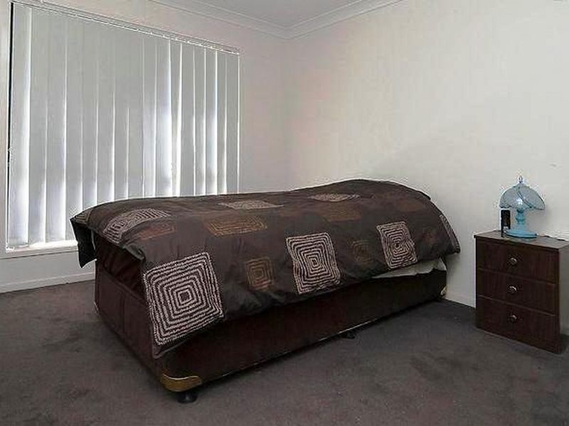 25 Delaforce Street, Regents Park QLD 4118