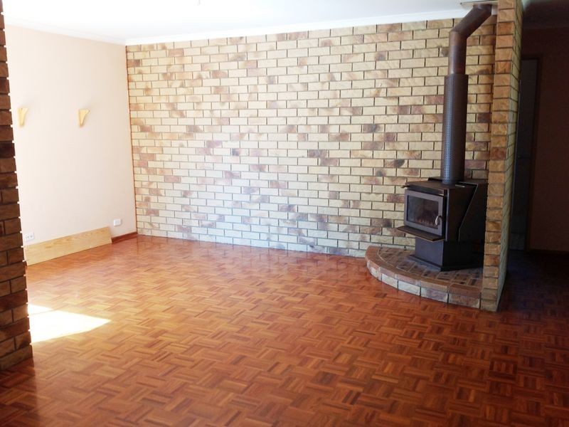 33 Arbour Way, Regents Park QLD 4118