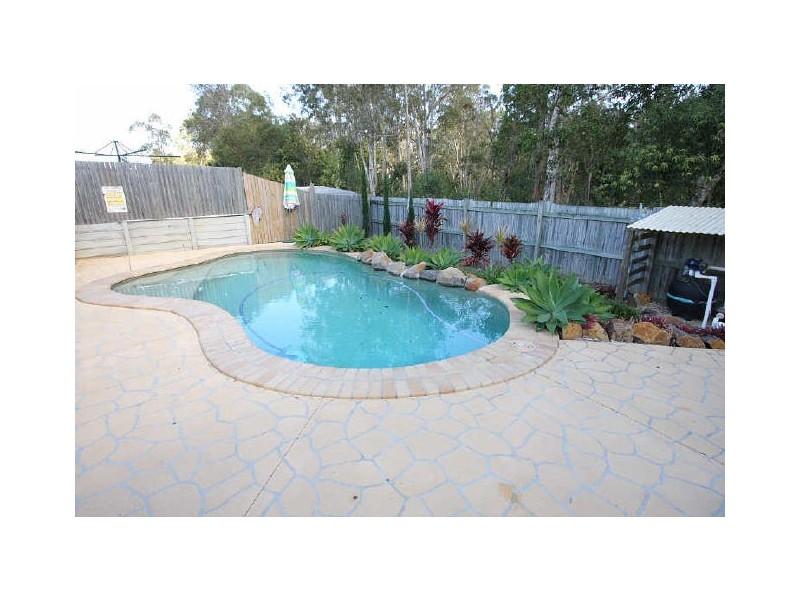 27 Bushland Drive, Regents Park QLD 4118