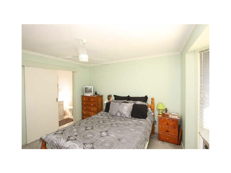 27 Bushland Drive, Regents Park QLD 4118