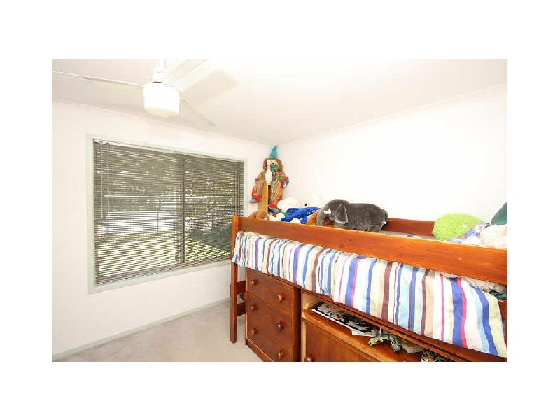 27 Bushland Drive, Regents Park QLD 4118