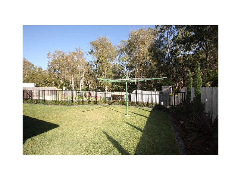 27 Bushland Drive, Regents Park QLD 4118
