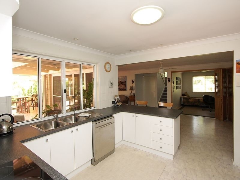 77 Gordonia Drive, Regents Park QLD 4118