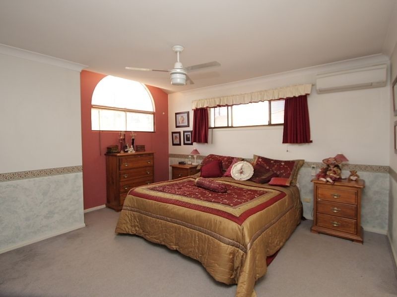 77 Gordonia Drive, Regents Park QLD 4118