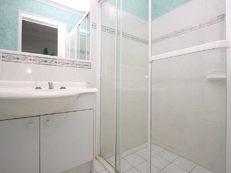 77 Gordonia Drive, Regents Park QLD 4118