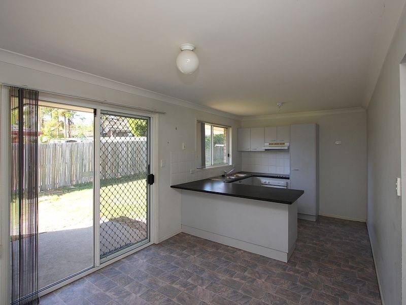 4 Sandheath Court, Regents Park QLD 4118