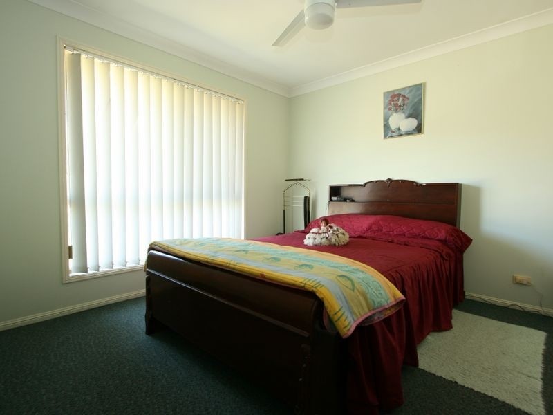 65 Solandra Circuit, Regents Park QLD 4118