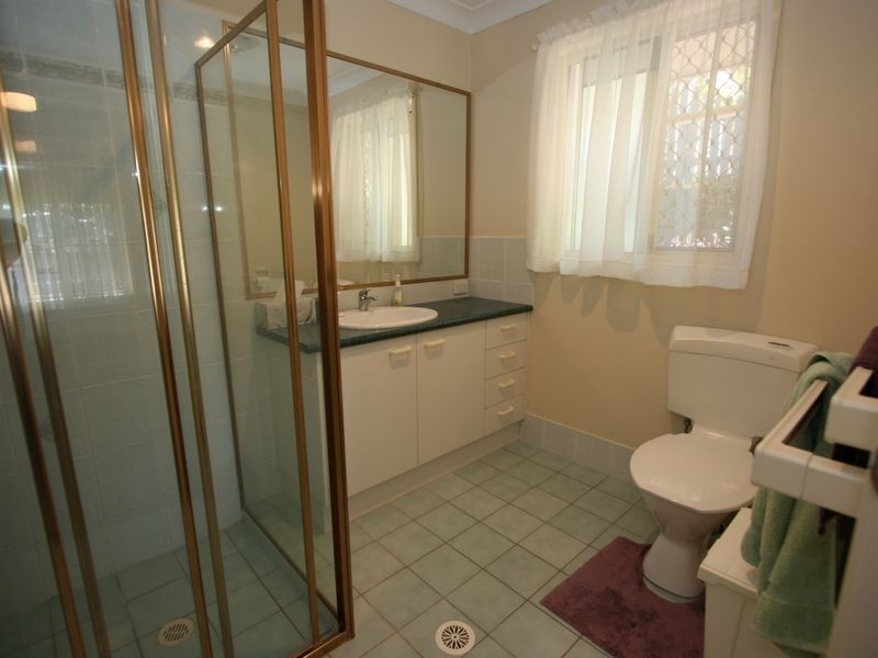 4 Iberis Court, Regents Park QLD 4118