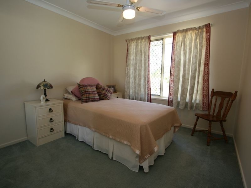 4 Iberis Court, Regents Park QLD 4118