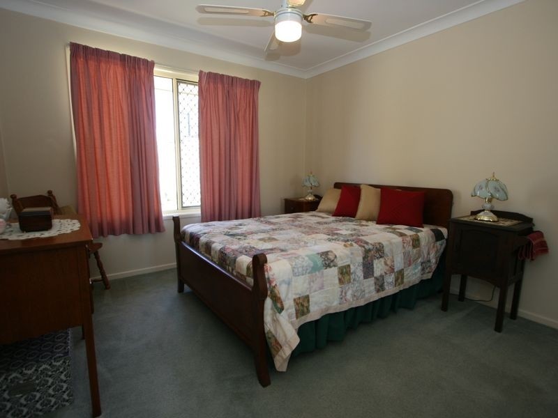4 Iberis Court, Regents Park QLD 4118
