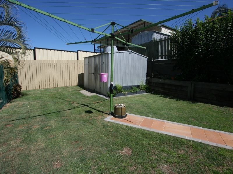 4 Iberis Court, Regents Park QLD 4118