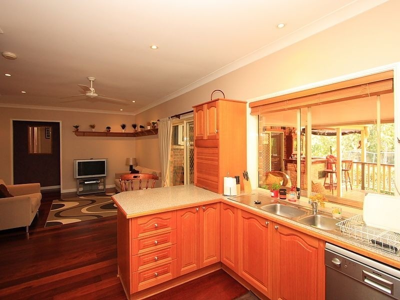 22 Belinda Court, Munruben QLD 4125