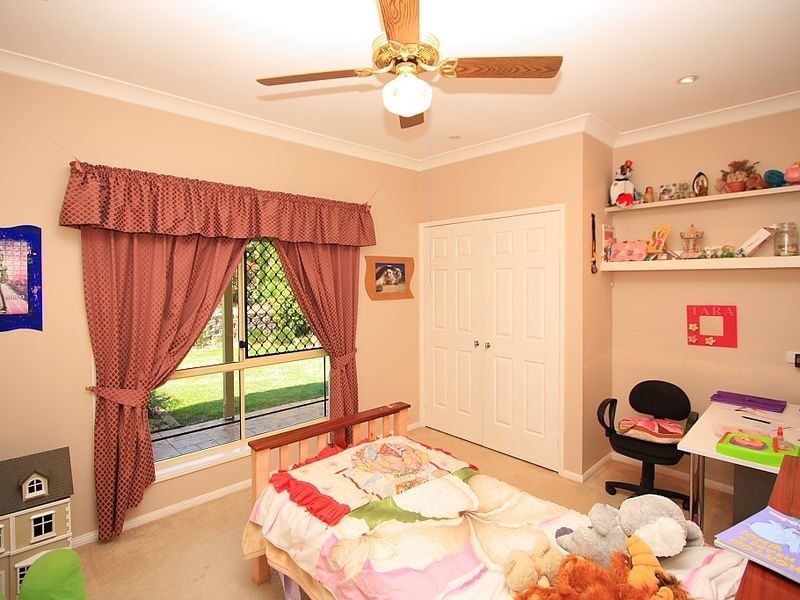 22 Belinda Court, Munruben QLD 4125