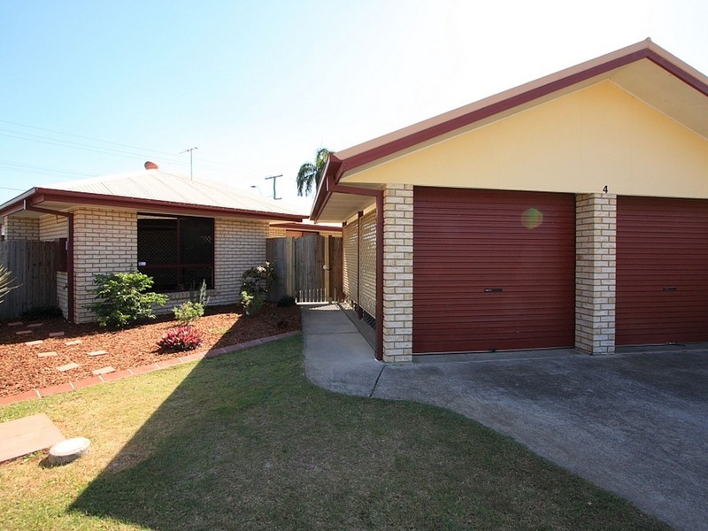 4 Hillview Drive, Hillcrest QLD 4118