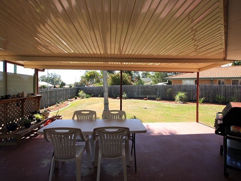 4 Hillview Drive, Hillcrest QLD 4118
