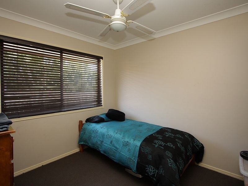 4 Hillview Drive, Hillcrest QLD 4118