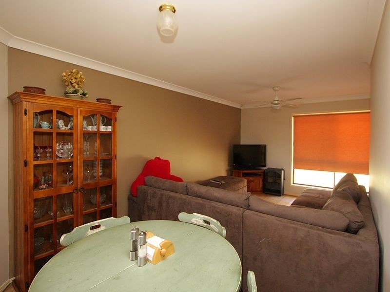 4 Hillview Drive, Hillcrest QLD 4118