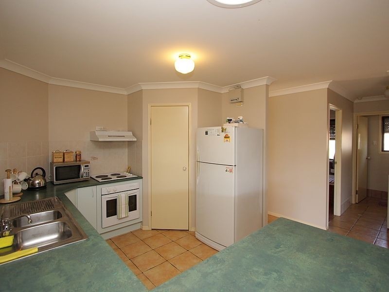 4 Hillview Drive, Hillcrest QLD 4118