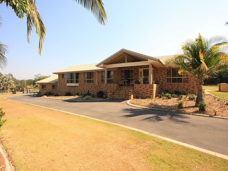 1 Saxby Court, Park Ridge South QLD 4125