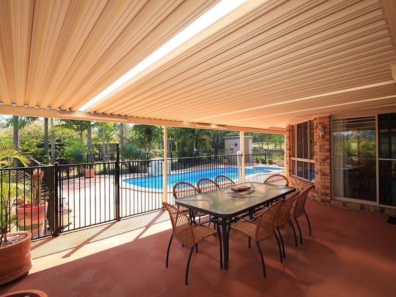 1 Saxby Court, Park Ridge South QLD 4125