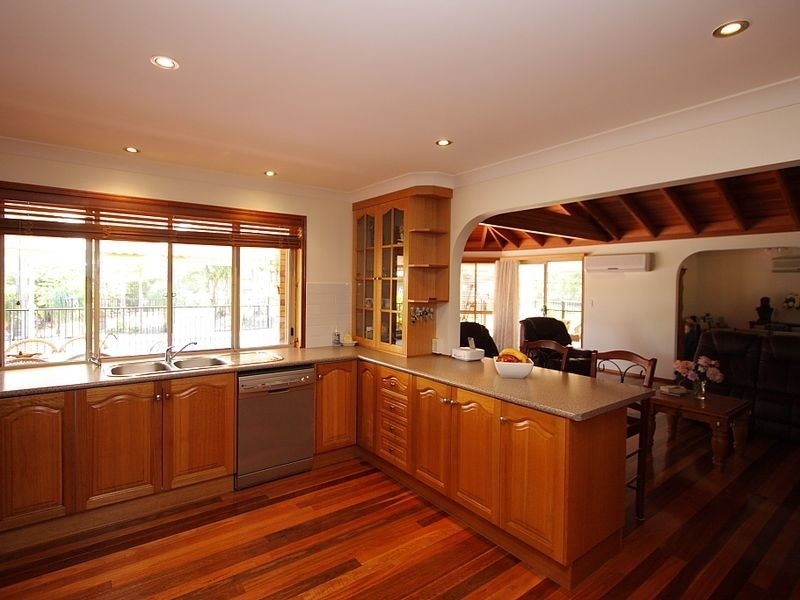 1 Saxby Court, Park Ridge South QLD 4125