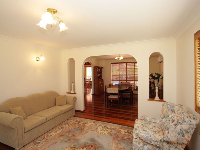 1 Saxby Court, Park Ridge South QLD 4125
