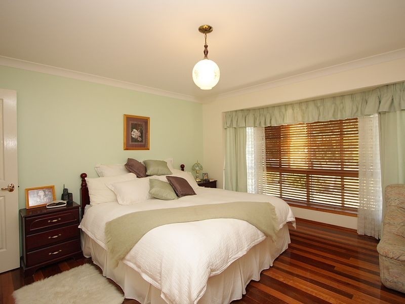 1 Saxby Court, Park Ridge South QLD 4125