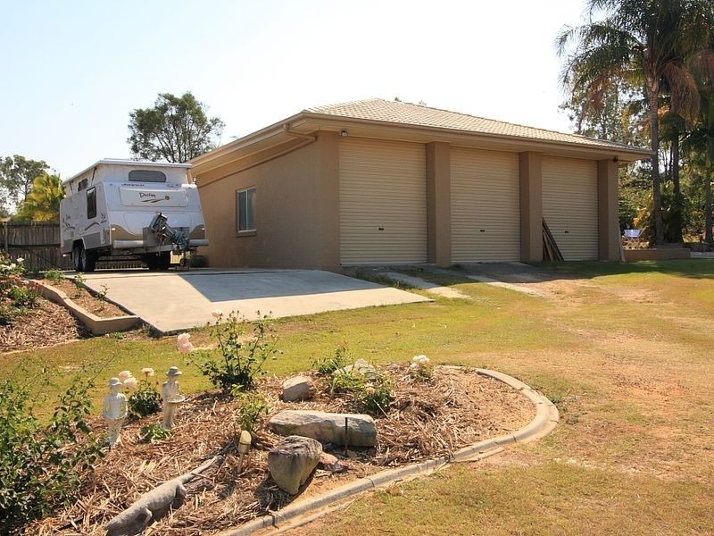 1 Saxby Court, Park Ridge South QLD 4125