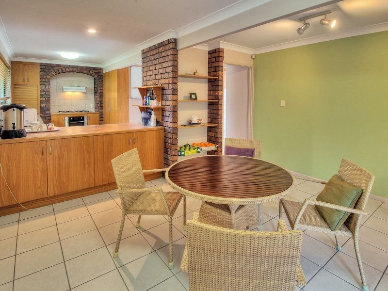 33 Dryade Street, Regents Park QLD 4118