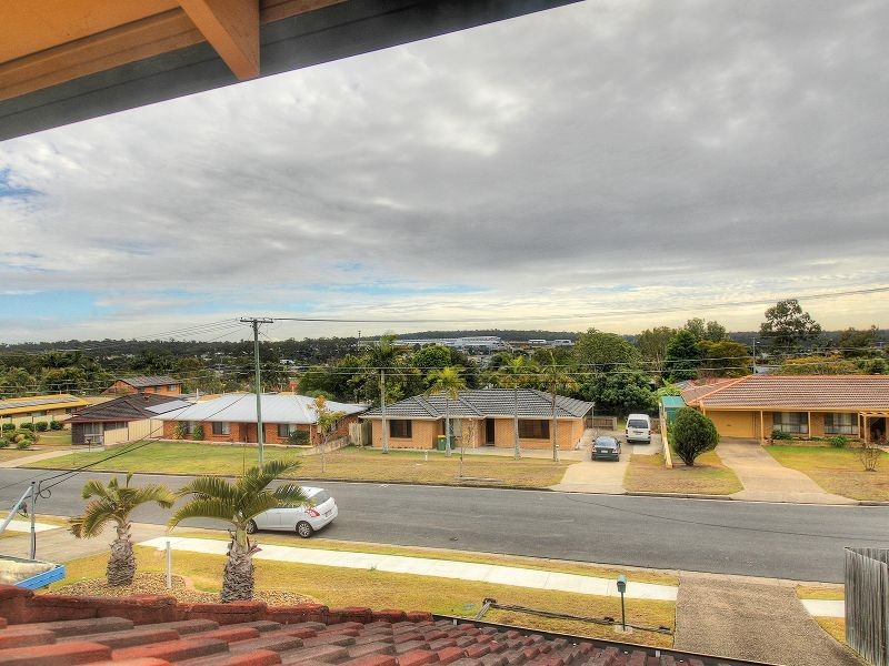 33 Dryade Street, Regents Park QLD 4118