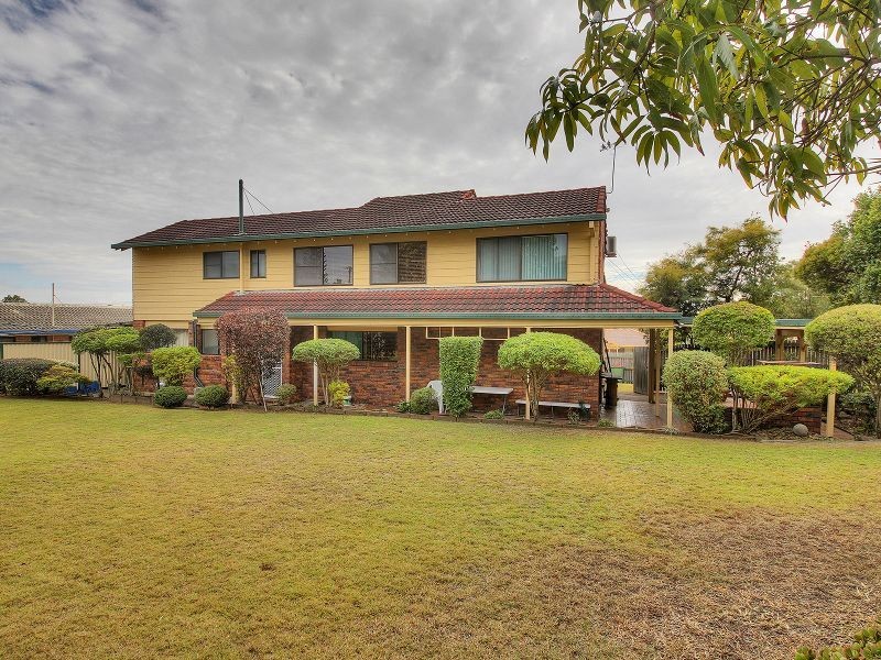 33 Dryade Street, Regents Park QLD 4118