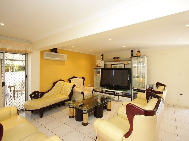 40 Vergulde Road, Regents Park QLD 4118