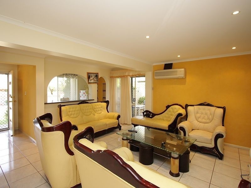 40 Vergulde Road, Regents Park QLD 4118