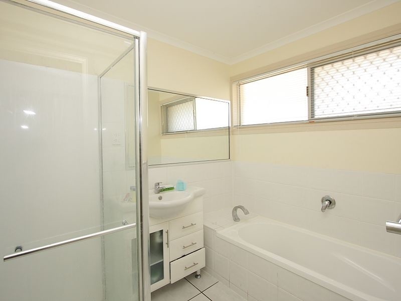 40 Vergulde Road, Regents Park QLD 4118