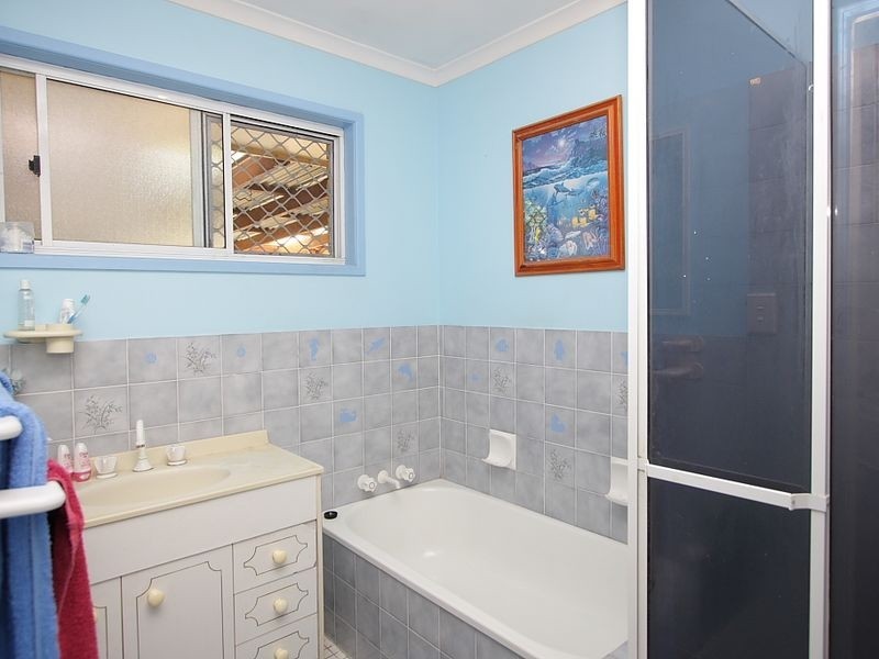 24 Vansittart Road, Regents Park QLD 4118