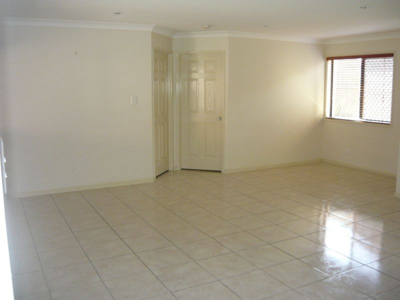 4 Benjamina Circuit, Regents Park QLD 4118