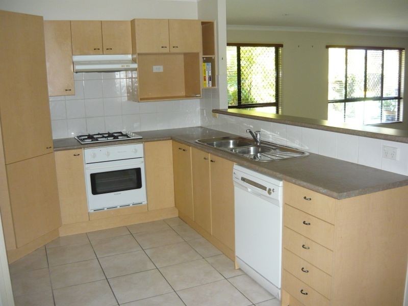 4 Benjamina Circuit, Regents Park QLD 4118