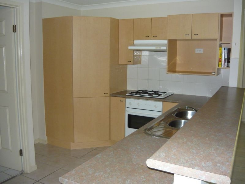 4 Benjamina Circuit, Regents Park QLD 4118