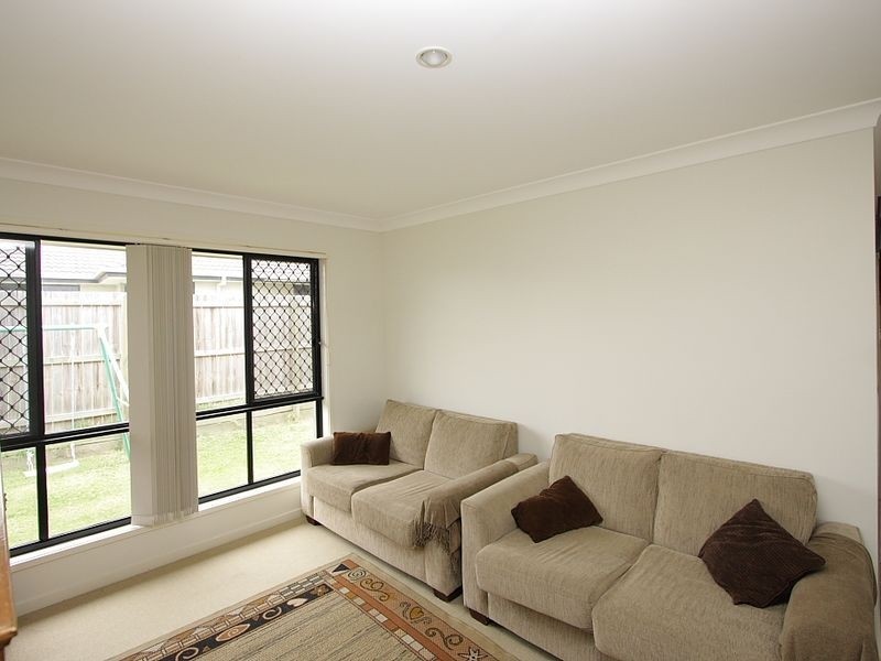 5 Webcke Avenue, Crestmead QLD 4132
