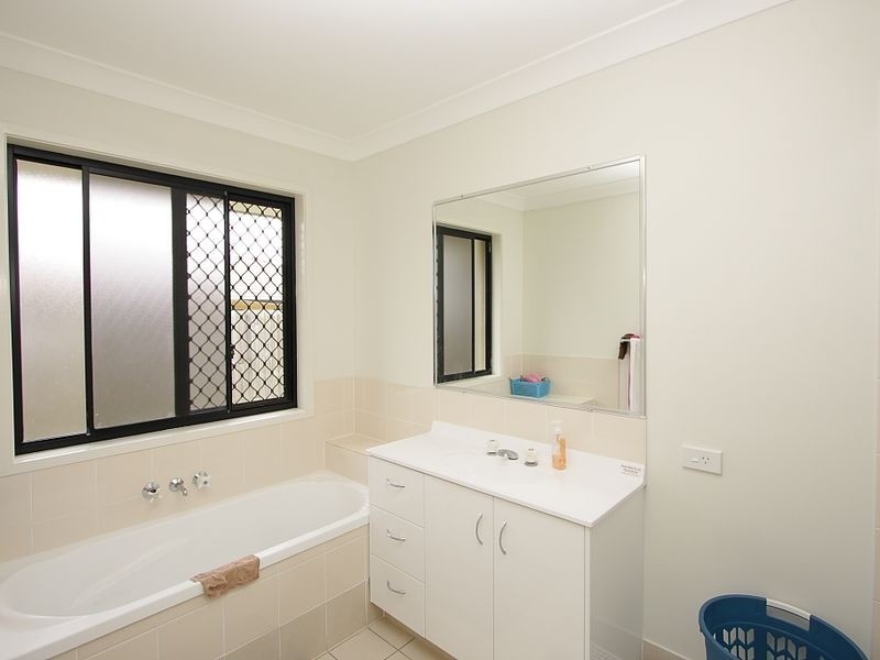 5 Webcke Avenue, Crestmead QLD 4132