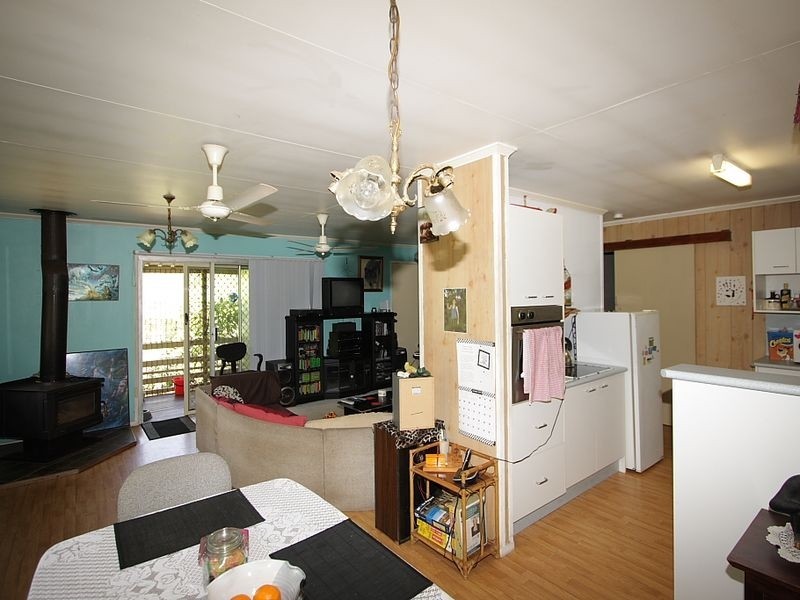 157 Peverell Street, Hillcrest QLD 4118