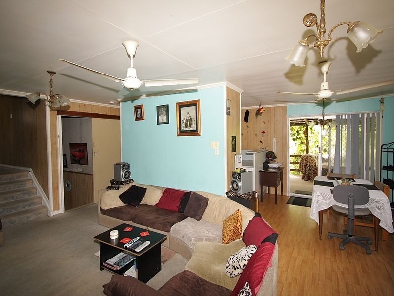 157 Peverell Street, Hillcrest QLD 4118