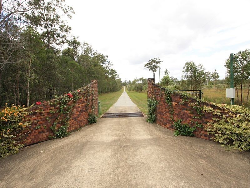 293 Andrew Rd, Greenbank QLD 4124