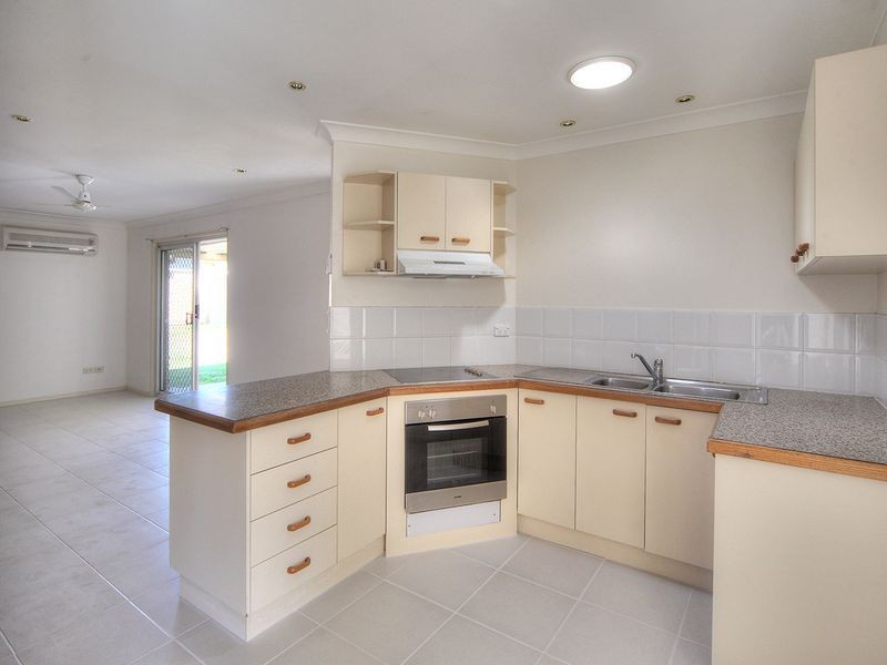 138 Lamberth Road, Regents Park QLD 4118