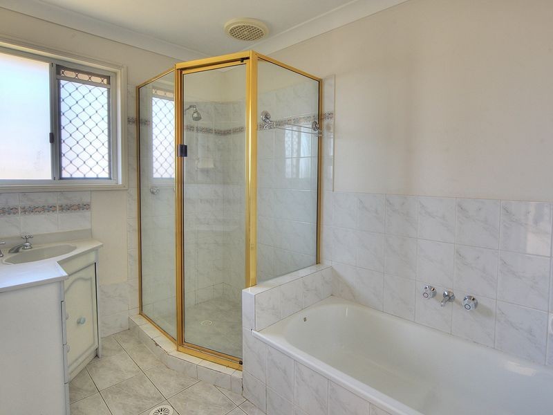 138 Lamberth Road, Regents Park QLD 4118