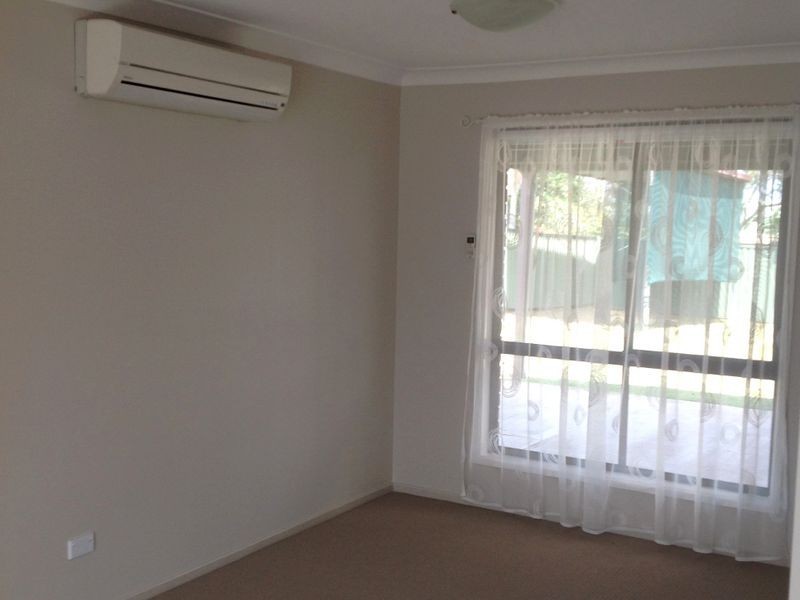 17 Newburn Street, Hillcrest QLD 4118